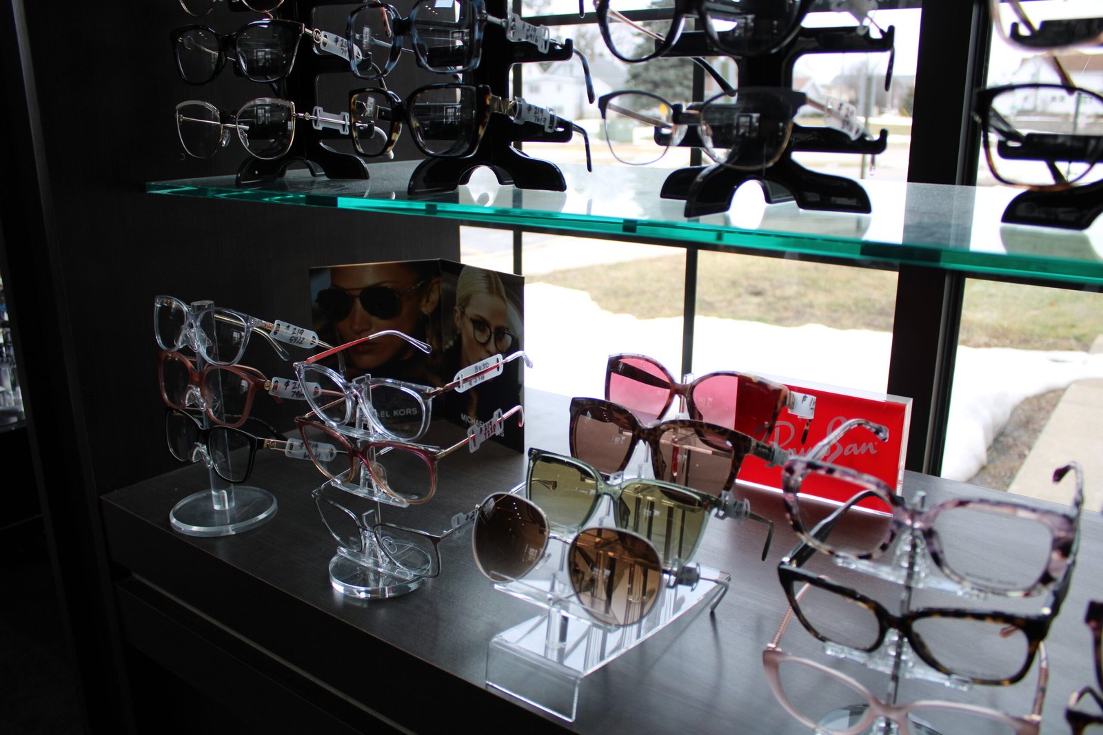 Eyeglasses Display